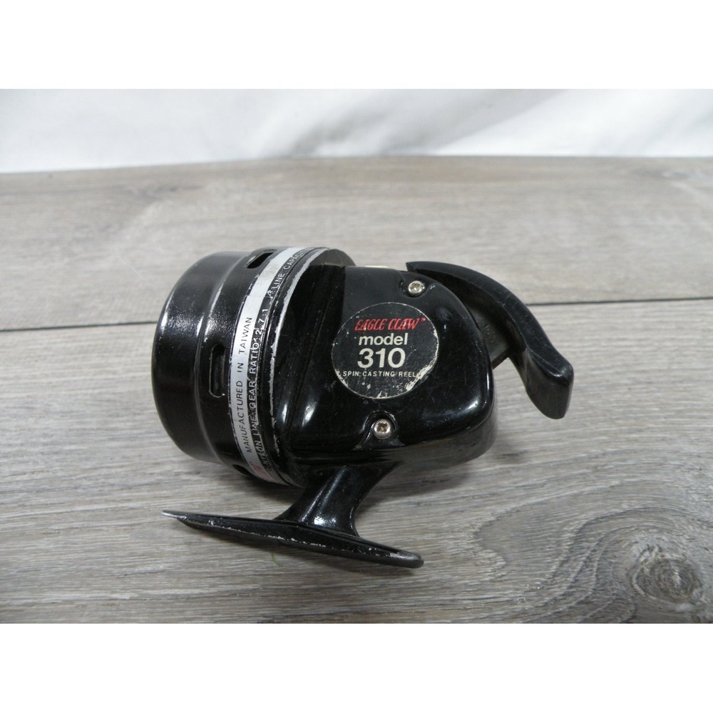 Vintage Eagle Claw 310 Spincast Fishing Reel Black 2.7:1 Gear Ratio Taiwan